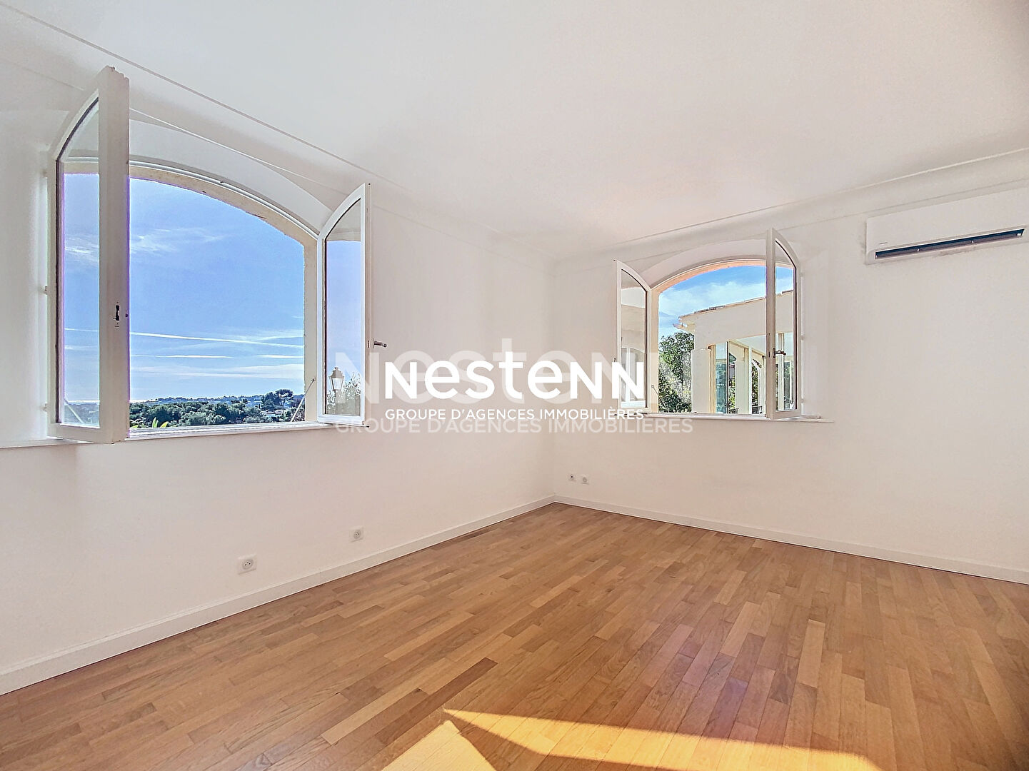 MAISON PROVENCALE 270.15M2- VUE MER PANORAMIQUE-PISCINE-GARAGE-VALLAURIS