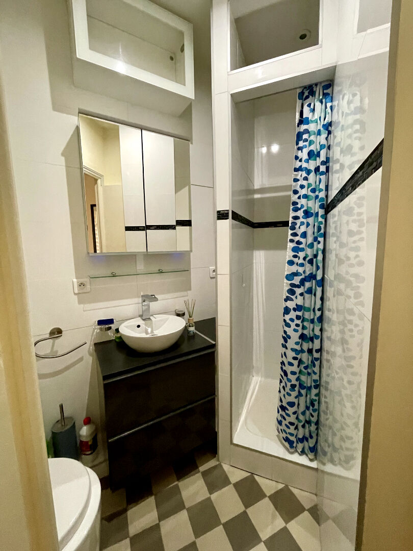 Charmant studio au pied de Montmartre ? Idéal pied-à-terre ou investissement