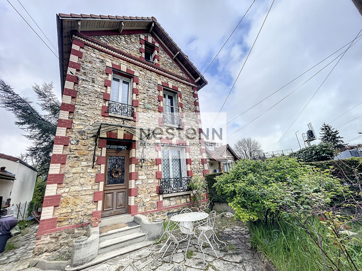 Maison Ermont - Gare de Cernay/Halte - 4 chambres - Séjour double - Cave - Jardin.