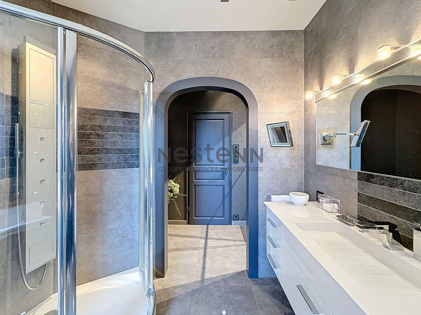Maison 20min de Limoges, 10 pièce 344 m2, double garage, 6 chambres, 2 chambres parentales, grande terrasse, cuisine d'été.