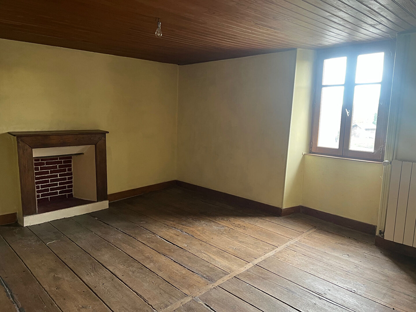Maison à vendre à JAVERDAT - 4 pièces, 3 chambres, bon potentiel