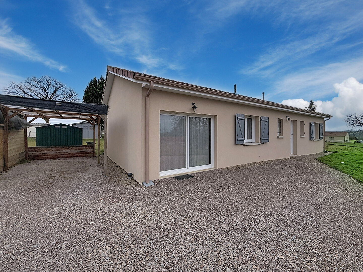 Idéal primo accédant Maison 2020 à vendre à Saint-Priest-Ligoure - Appentis - DPE B - 3000m2 de terrain