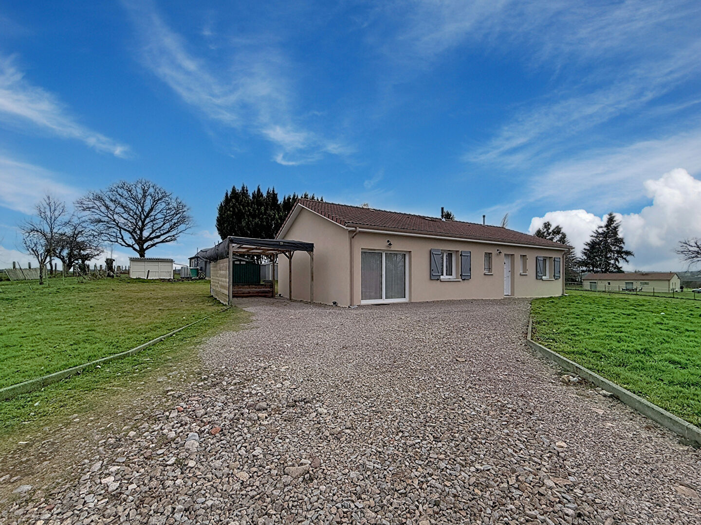 Idéal primo accédant Maison 2020 à vendre à Saint-Priest-Ligoure - Appentis - DPE B - 3000m2 de terrain