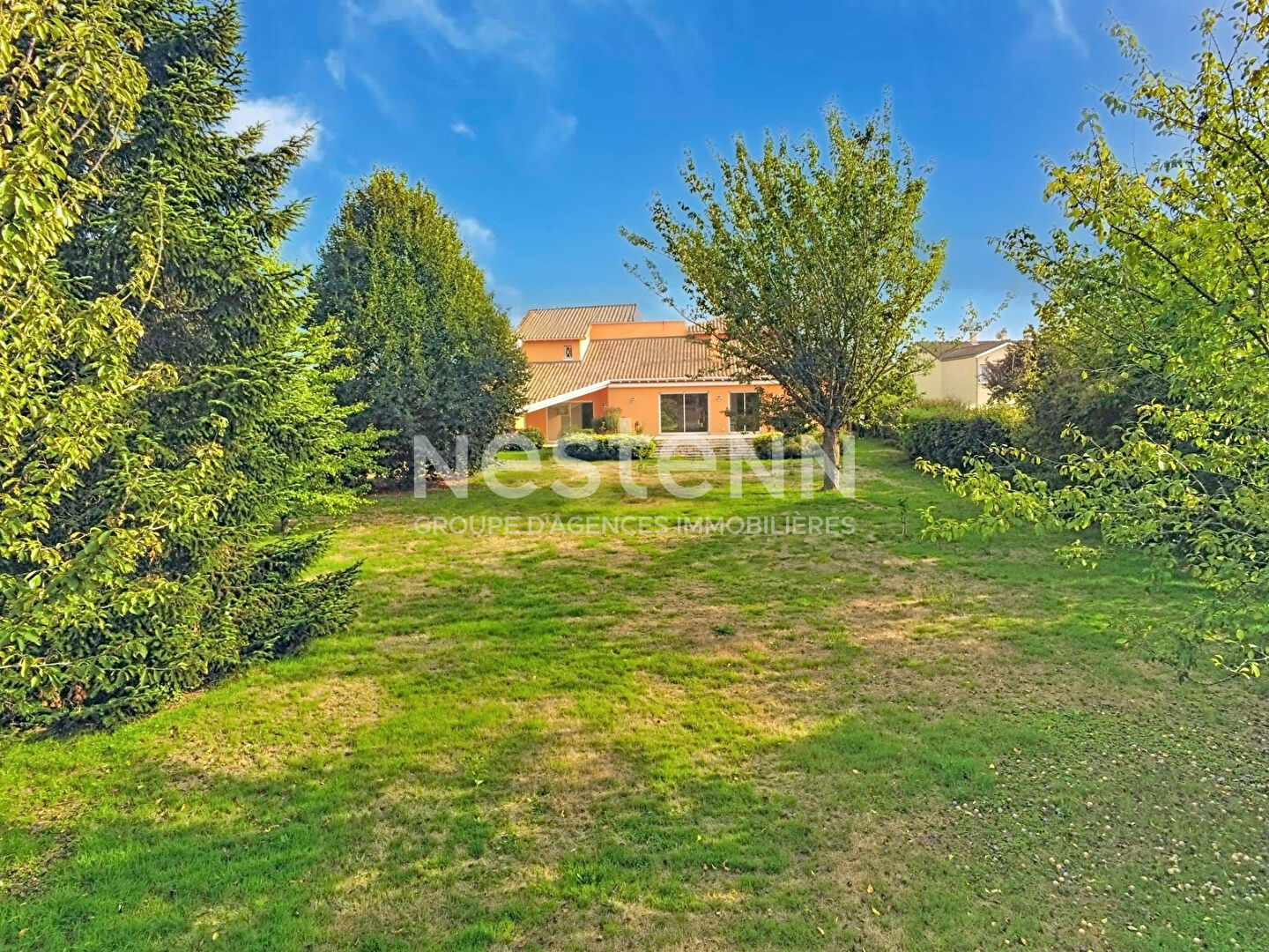 Maison 20min de Limoges, 10 pièce 344 m2, double garage, 6 chambres, 2 chambres parentales, grande terrasse, cuisine d'été.
