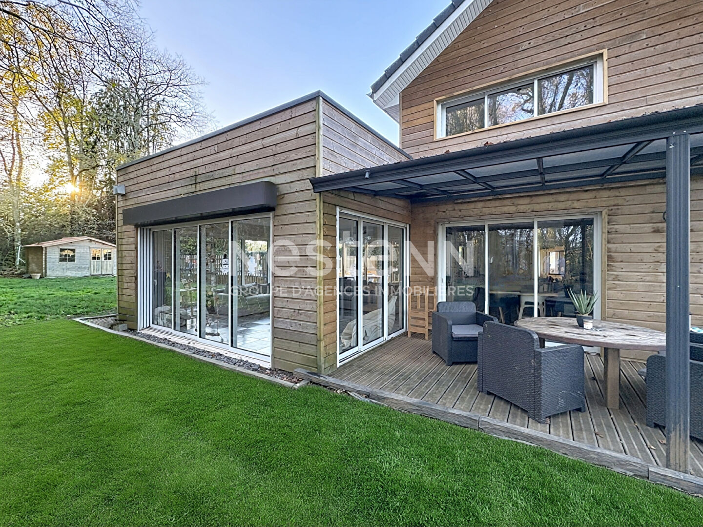 Maison à vendre à Rochechouart - 7 pièces, 5 chambres, piscine, panneaux solaire, garage double