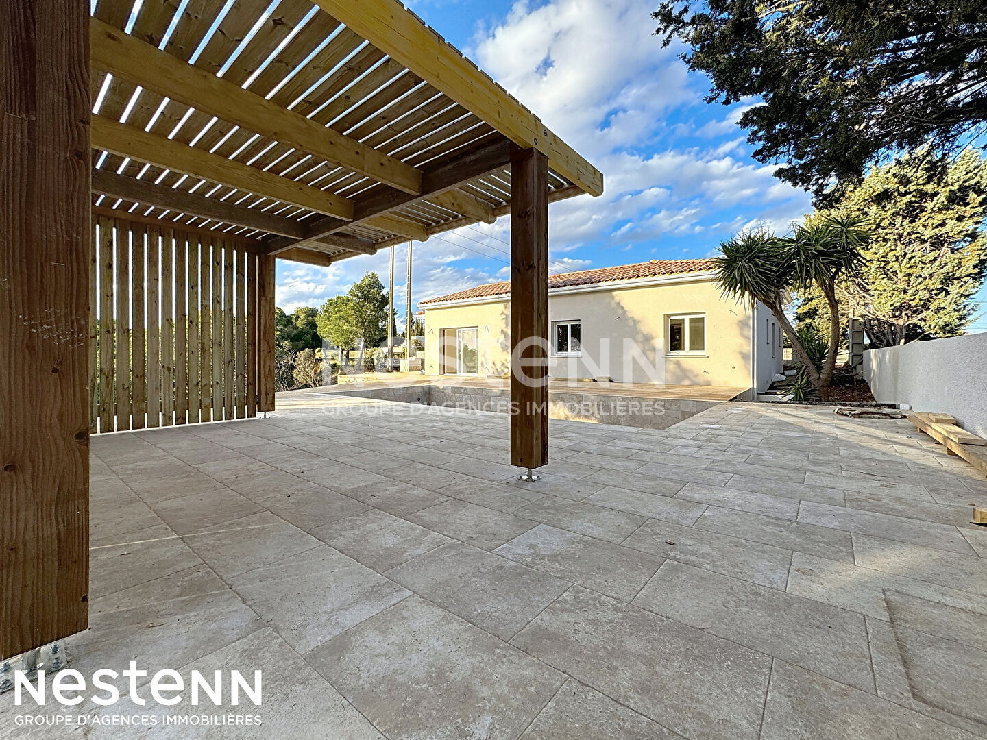 MAISON NEUVE type T5 avec piscine et belle vue dégagée sur végétations et canal du midi