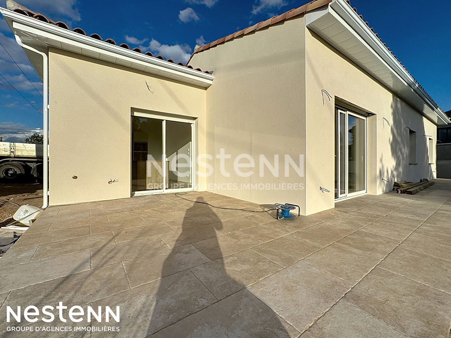 MAISON NEUVE type T5 avec piscine et belle vue dégagée sur végétations et canal du midi
