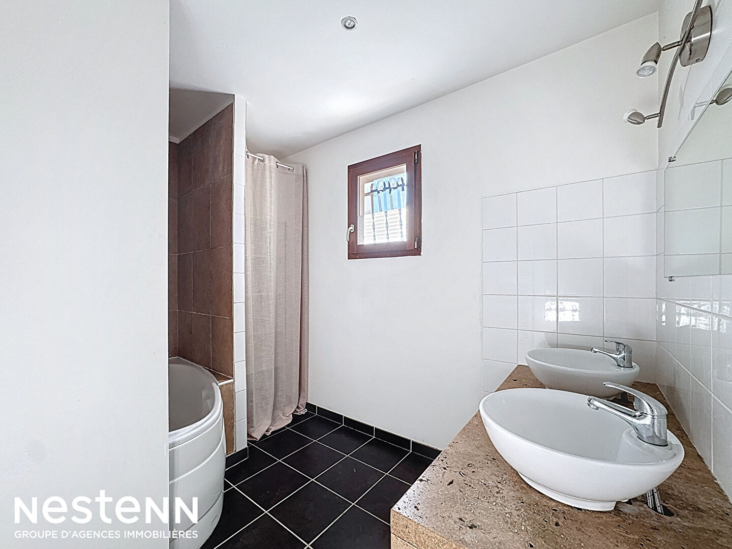 Maison de plain pied de 114m² avec piscine à Roubia