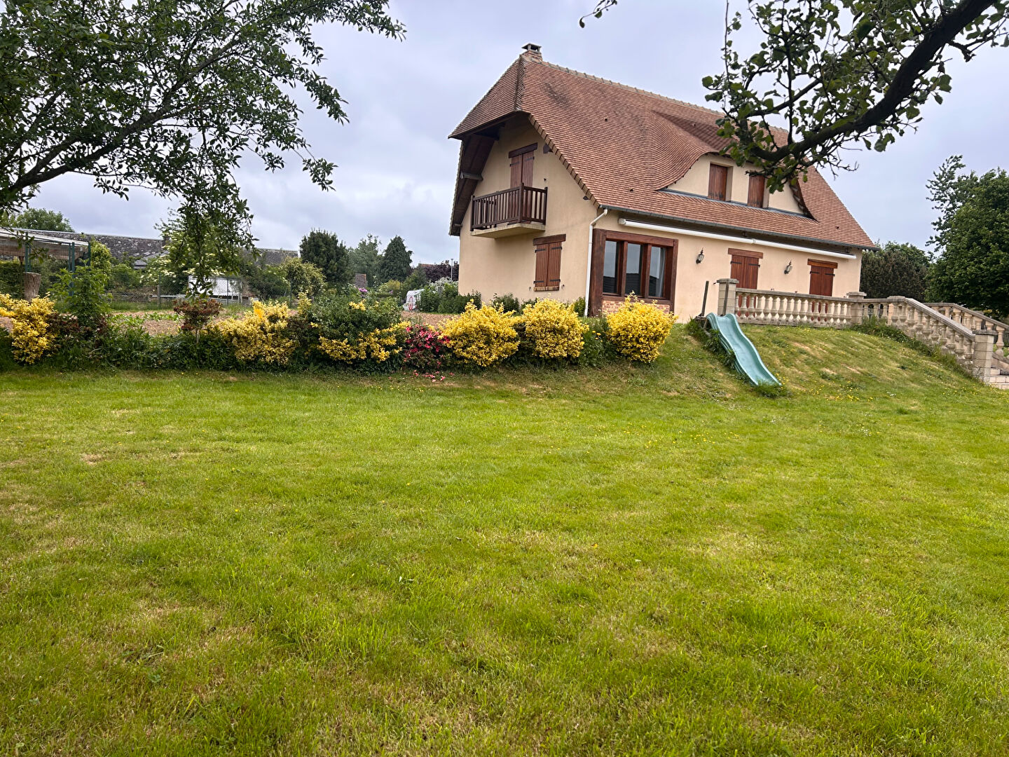 Maison 130m²  3 chambres - grand sous sol- secteur calme et agréable - LE BOCASSE - CLERES - GARE