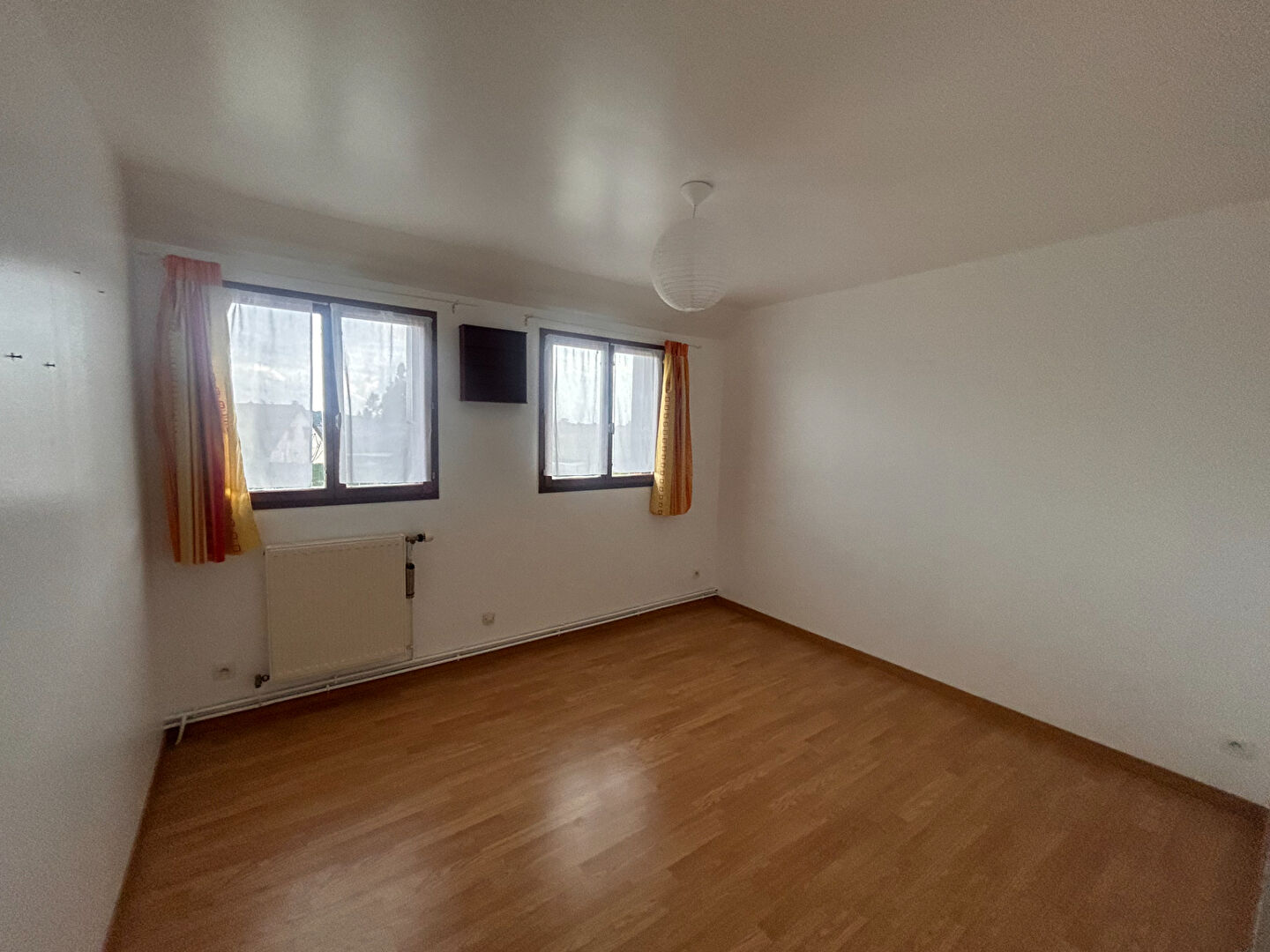 Maison 130m²  3 chambres - grand sous sol- secteur calme et agréable - LE BOCASSE - CLERES - GARE