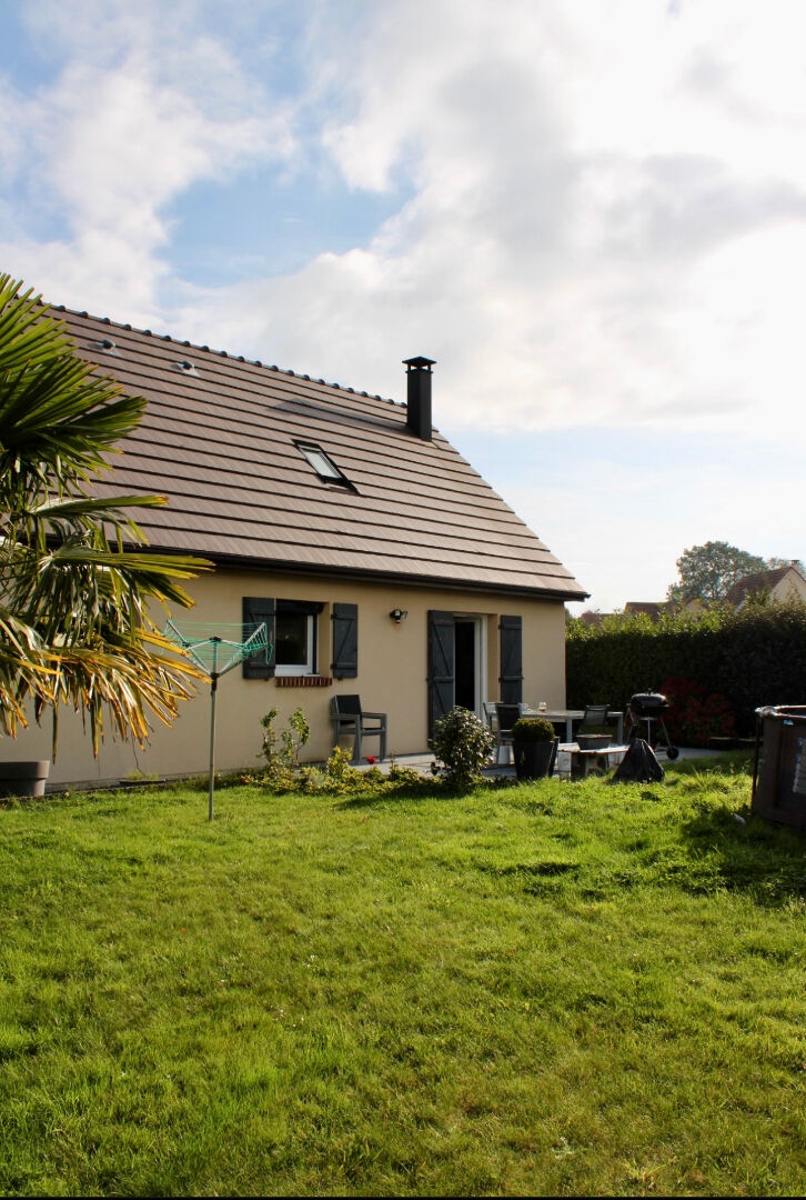 Maison Bosc Le Hard 5 pièces Centre-bourg, proche commerces, Construction 2009, Maison familliale, 4 chambres, poele à bois,  terrasse plein sud,  terrain clos, baignoire d'angle, chambre au rez-de-chaussée, garage,