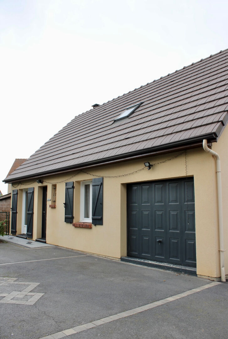 Maison Bosc Le Hard 5 pièces Centre-bourg, proche commerces, Construction 2009, Maison familliale, 4 chambres, poele à bois,  terrasse plein sud,  terrain clos, baignoire d'angle, chambre au rez-de-chaussée, garage,