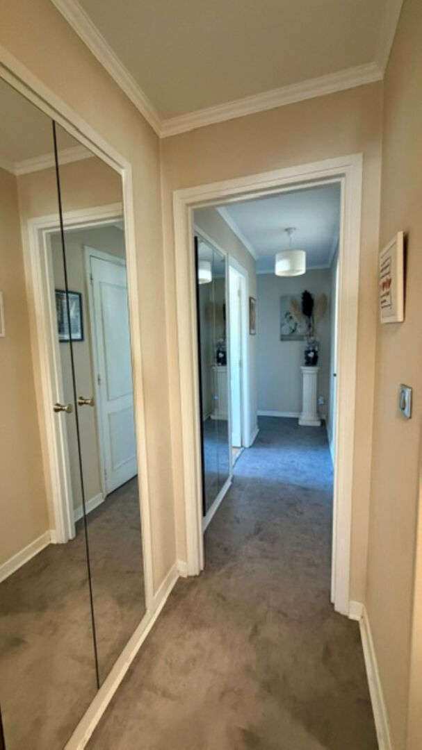 Appartement bois guillaume 100m² 3 chambres dernier étage balcon 4 parkings  sans travaux