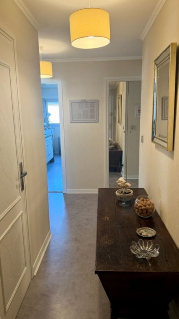 Appartement bois guillaume 100m² 3 chambres dernier étage balcon 4 parkings  sans travaux