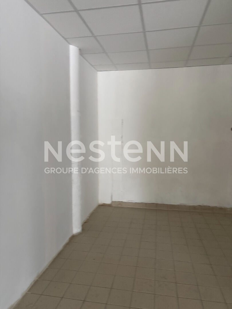 A louer local commercial de 152 m2 sur Vannes ouest avec extraction