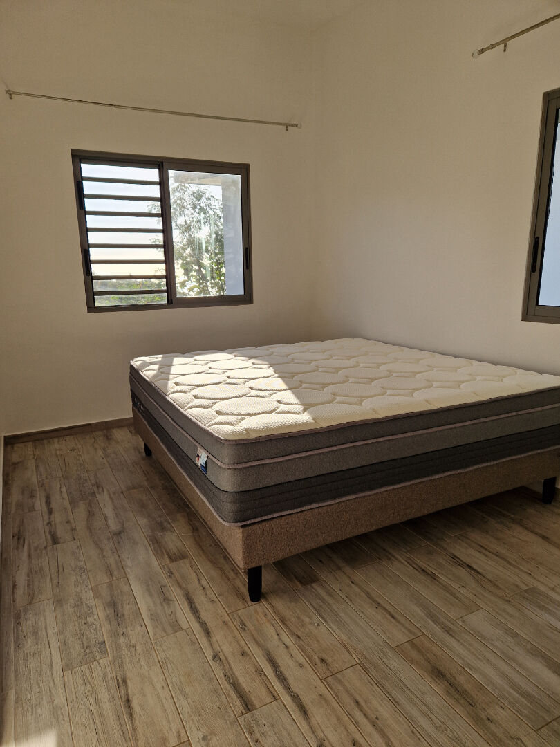 A saisir joli maison F4 récente à vendre à PAMATAI HILLS avec une petite vue mer !
