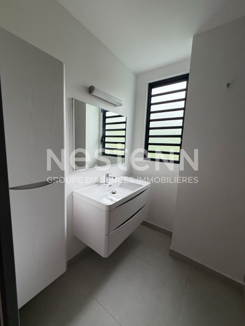 A vendre sur PAMATAI HILLS jolie maison neuve F4 mitoyenne de 118,8 m2, avec vue dégagée
