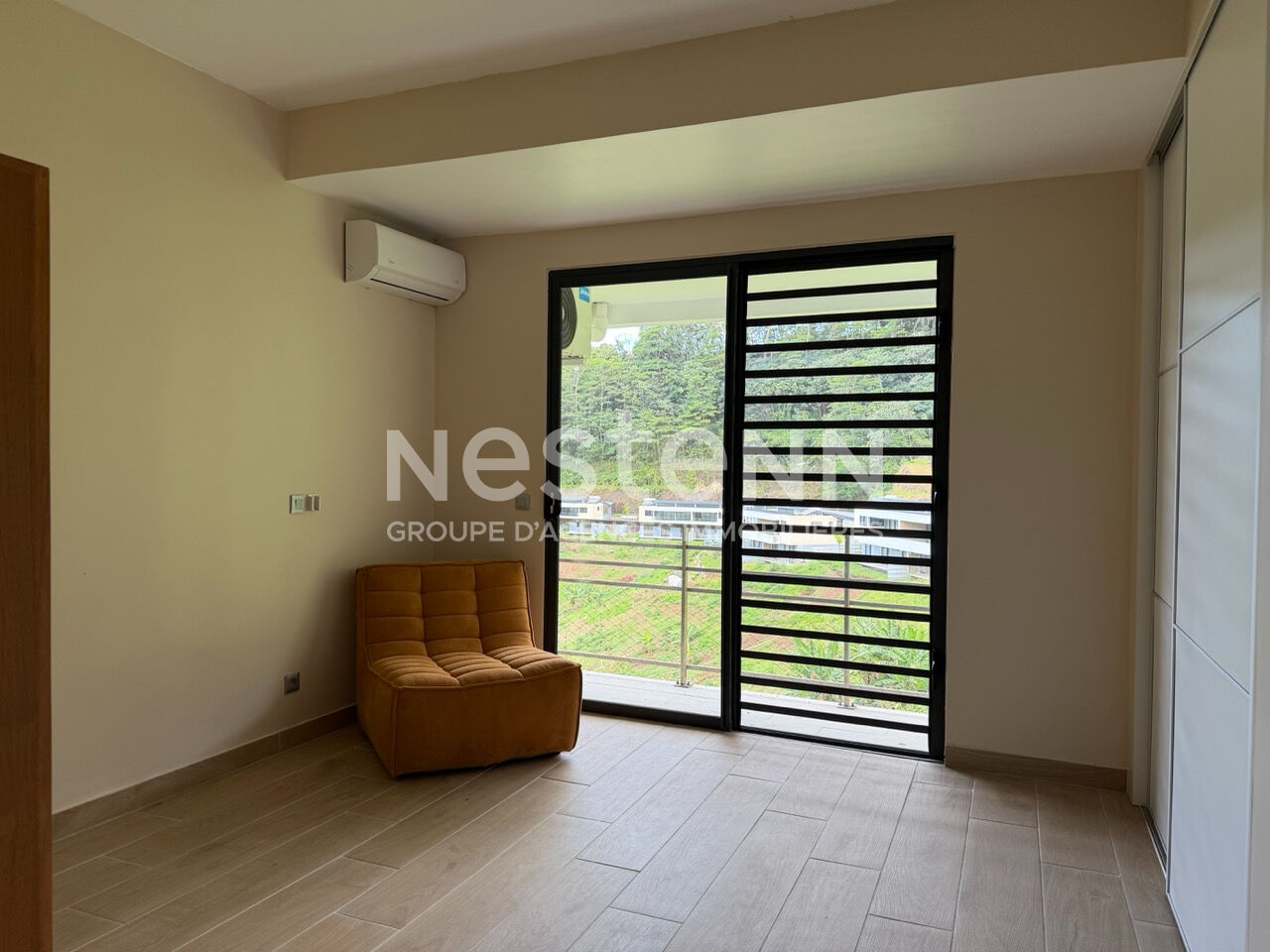 A vendre sur PAMATAI HILLS jolie maison neuve F4 mitoyenne de 118,8 m2, avec vue dégagée