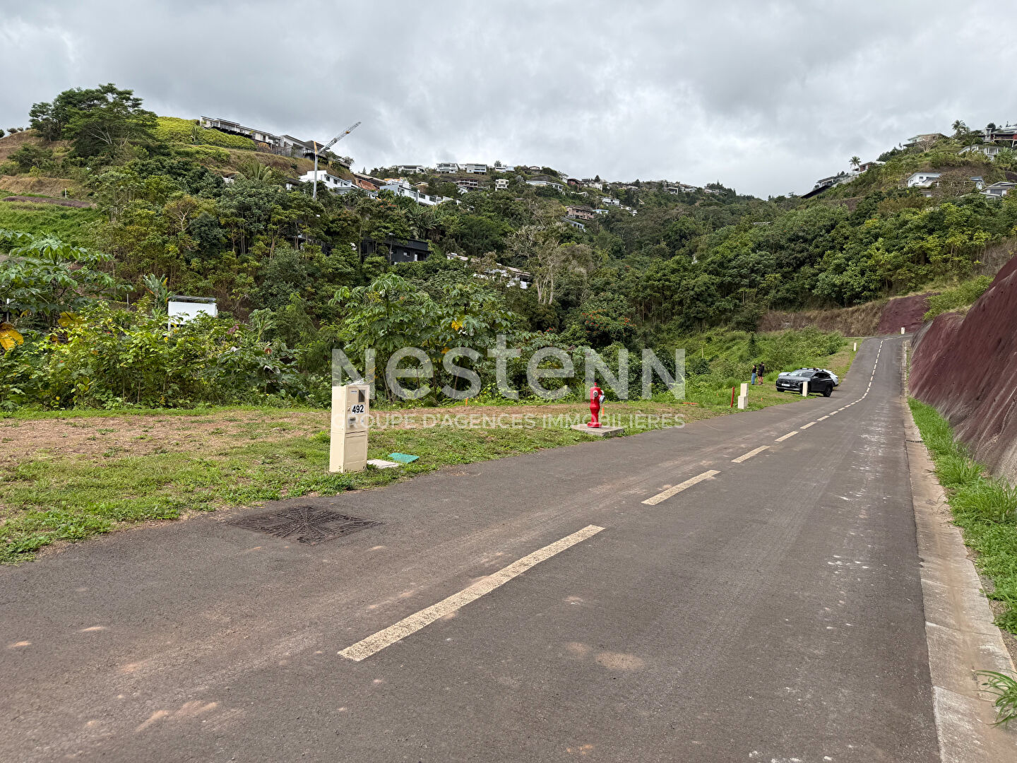A vendre sur le lotissement PAMATAI HILLS Terrain de 831m2, avec une jolie vue sur une petite vallée calme