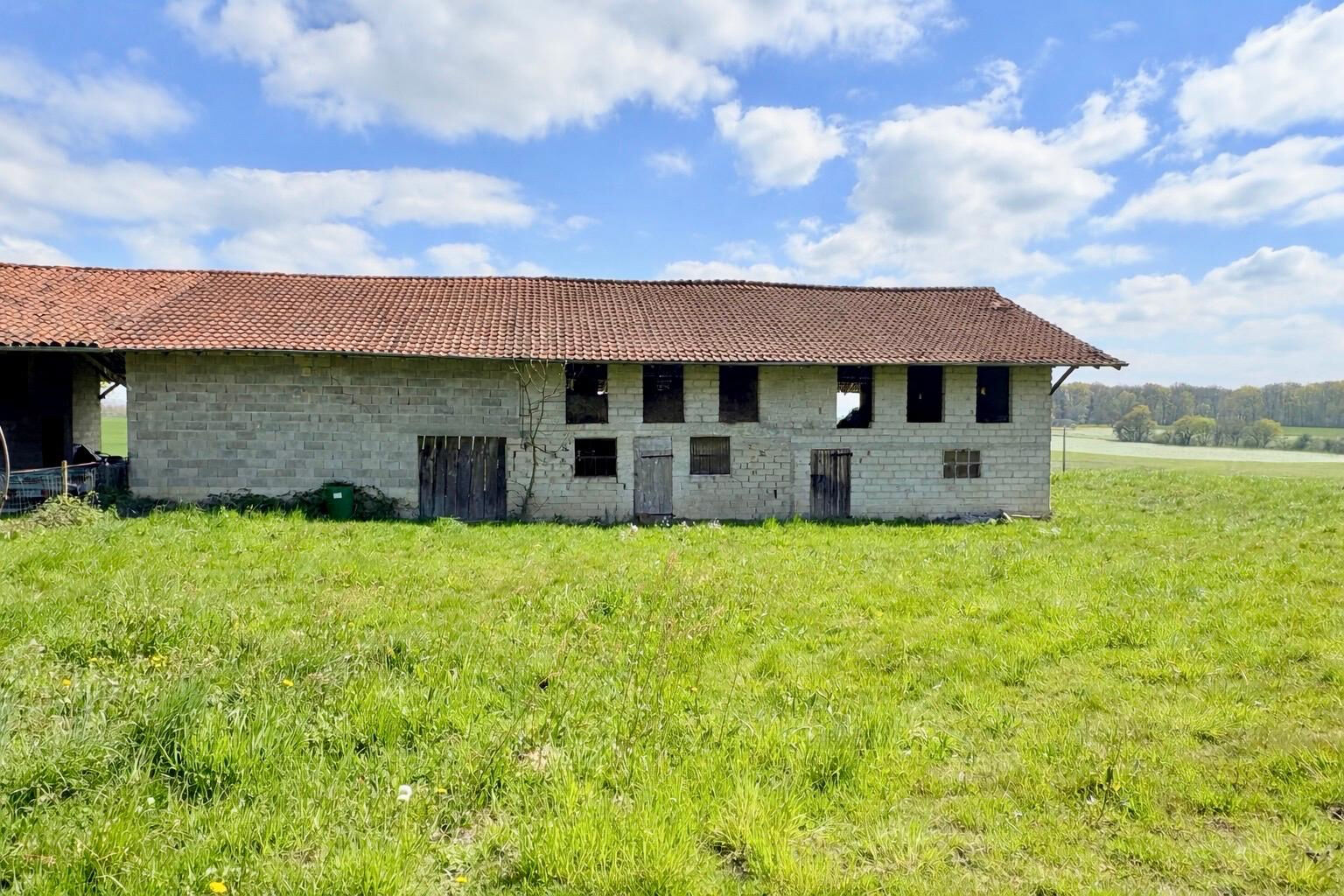 Maison 4 pièces 231 m² · à Cormoz · 231 m² · 78 000 €