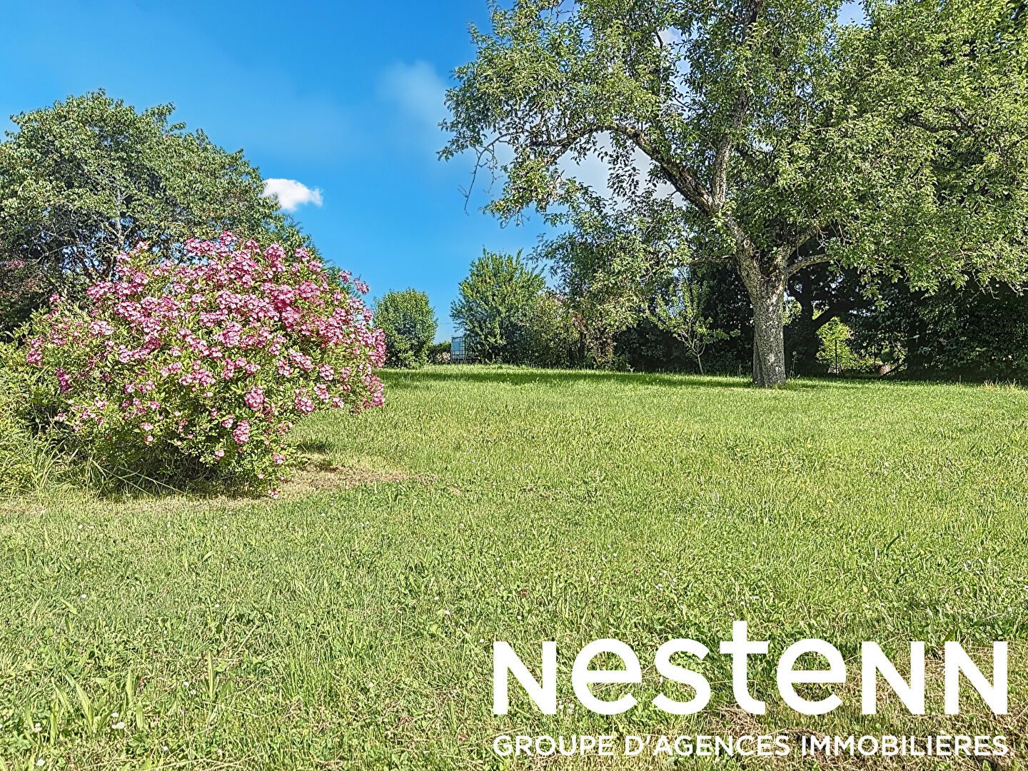 A vendre : Maison de village - 5 chambres - 2500m2 de terrain - dépendance - Secteur MACON (71000)