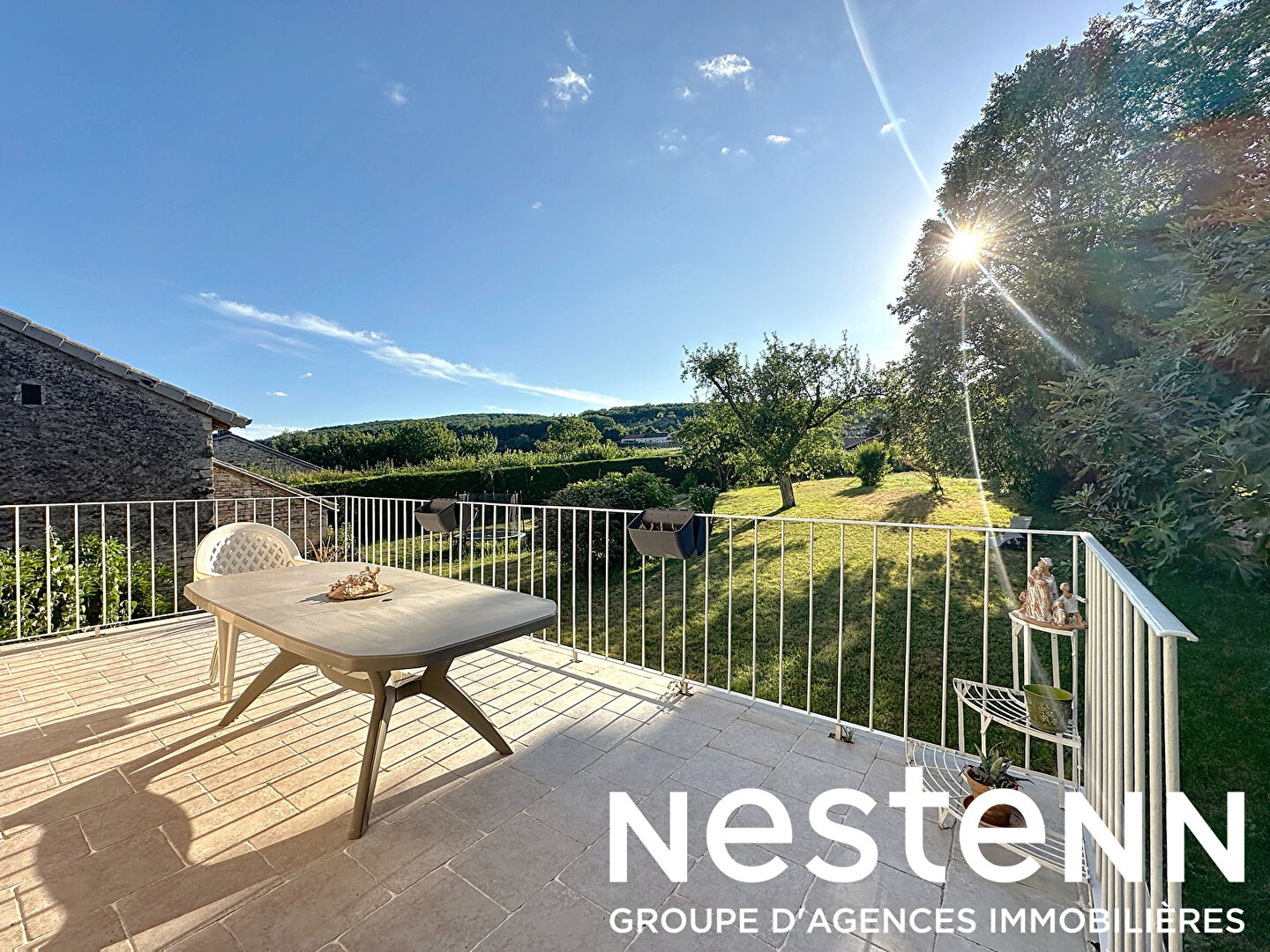 A vendre : Maison de village - 5 chambres - 2500m2 de terrain - dépendance - Secteur MACON (71000)