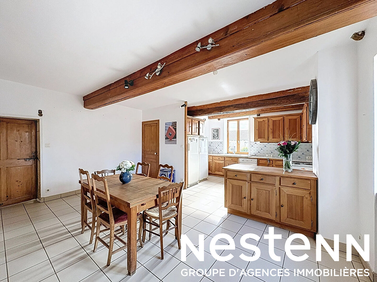 A vendre : Maison de village - 5 chambres - 2500m2 de terrain - dépendance - Secteur MACON (71000)