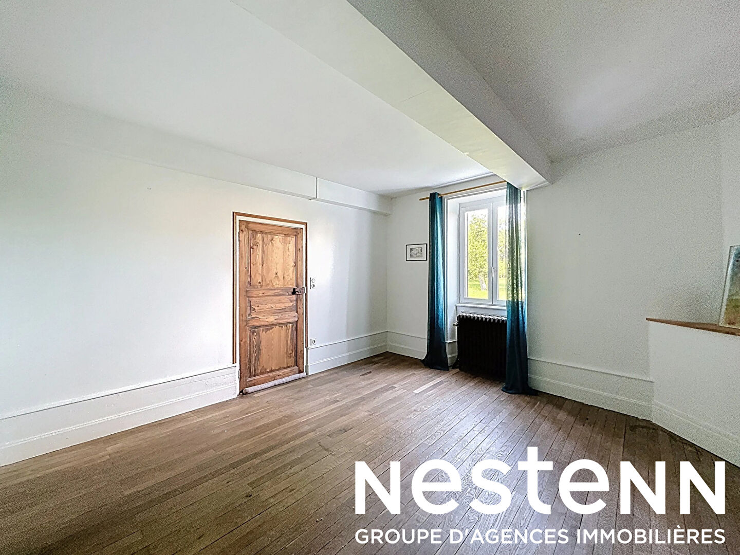 A vendre : Maison de village - 5 chambres - 2500m2 de terrain - dépendance - Secteur MACON (71000)