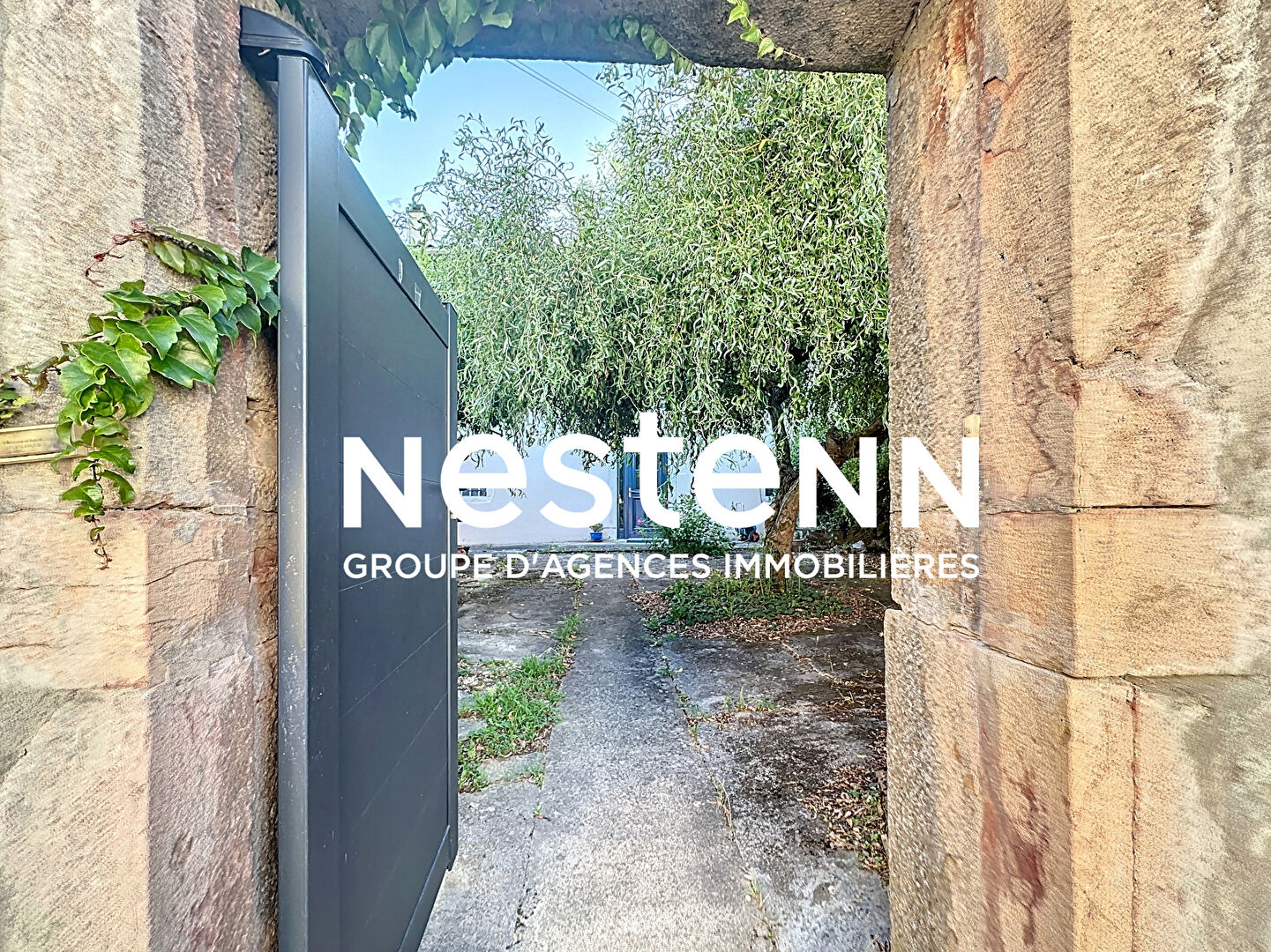 A vendre : Maison de village - 5 chambres - 2500m2 de terrain - dépendance - Secteur MACON (71000)