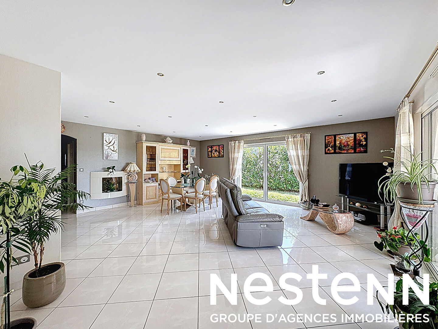 A Vendre: Charmante Maison de Plain-Pied  - Secteur FEILLENS (01570)