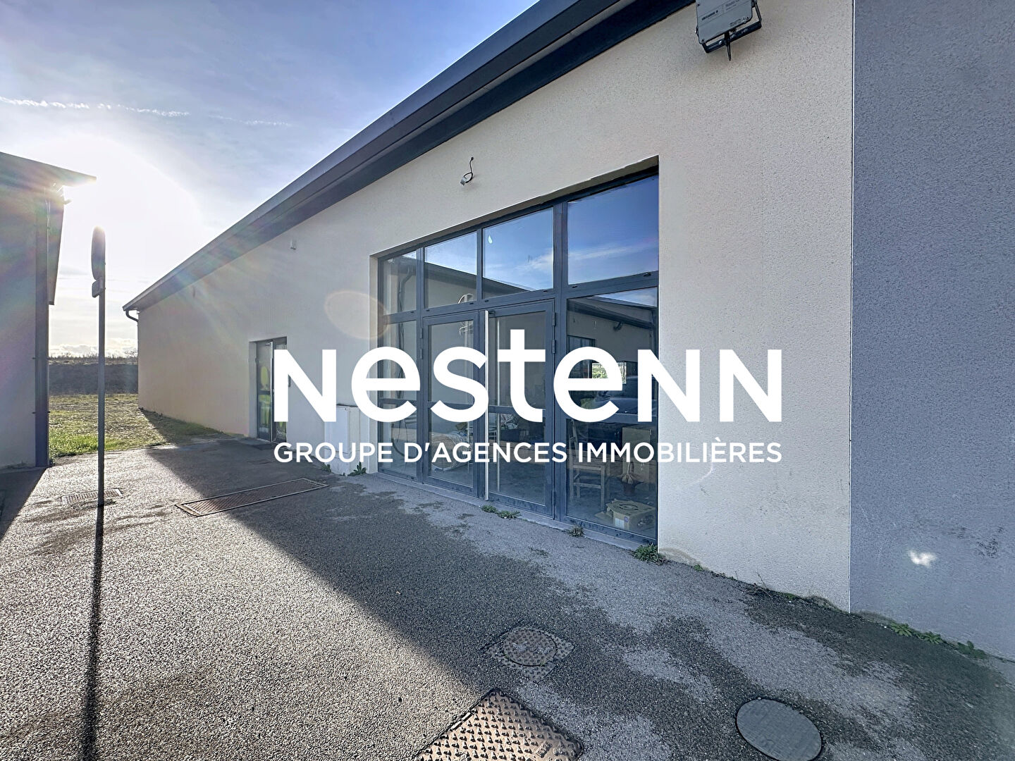 Local commercial 140 m² · à Belleville en Beaujolais · 140 m² · 292 000 €