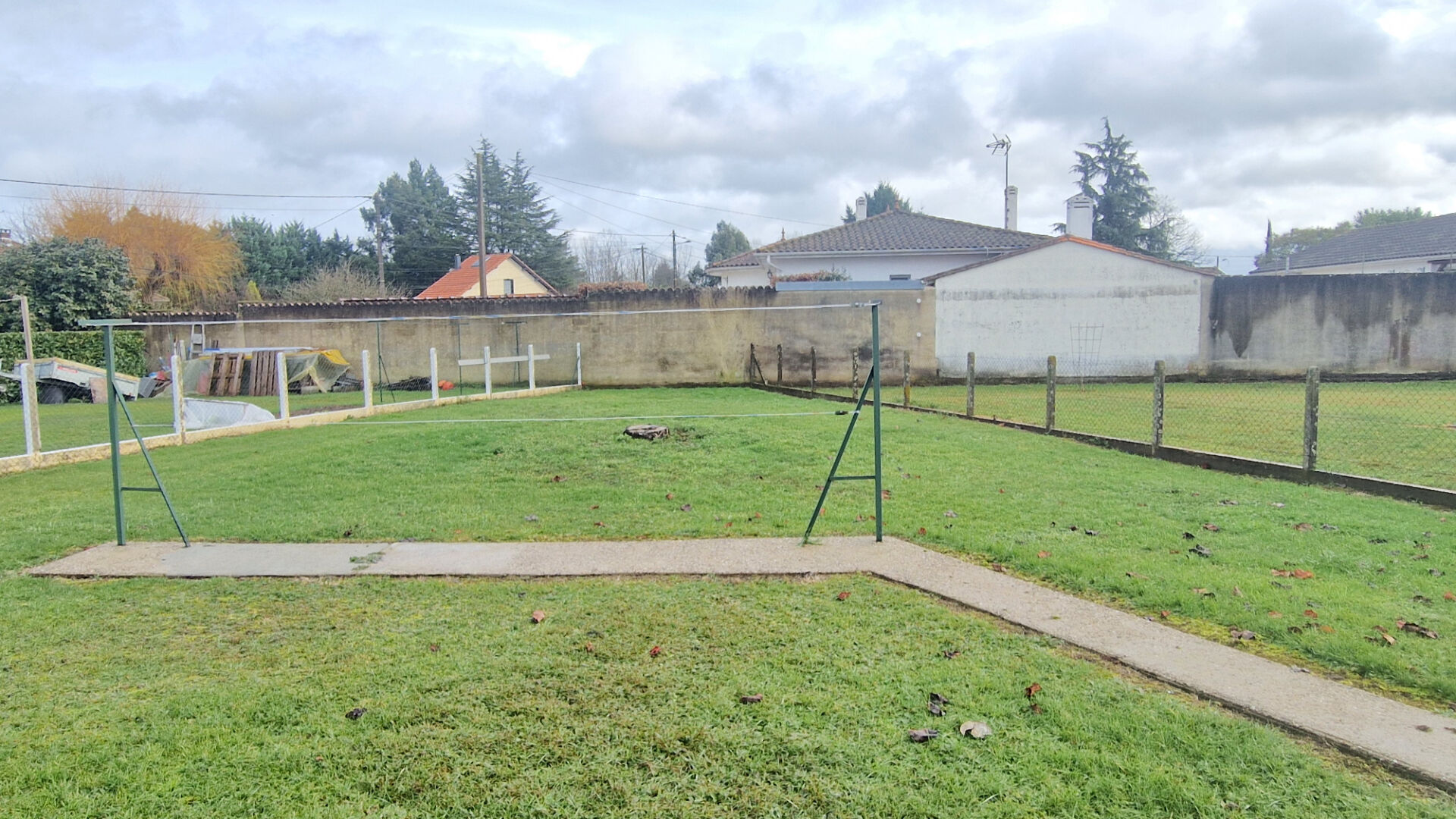 Plain-pied fonctionnel avec garage aménageable et terrain de 750 m²