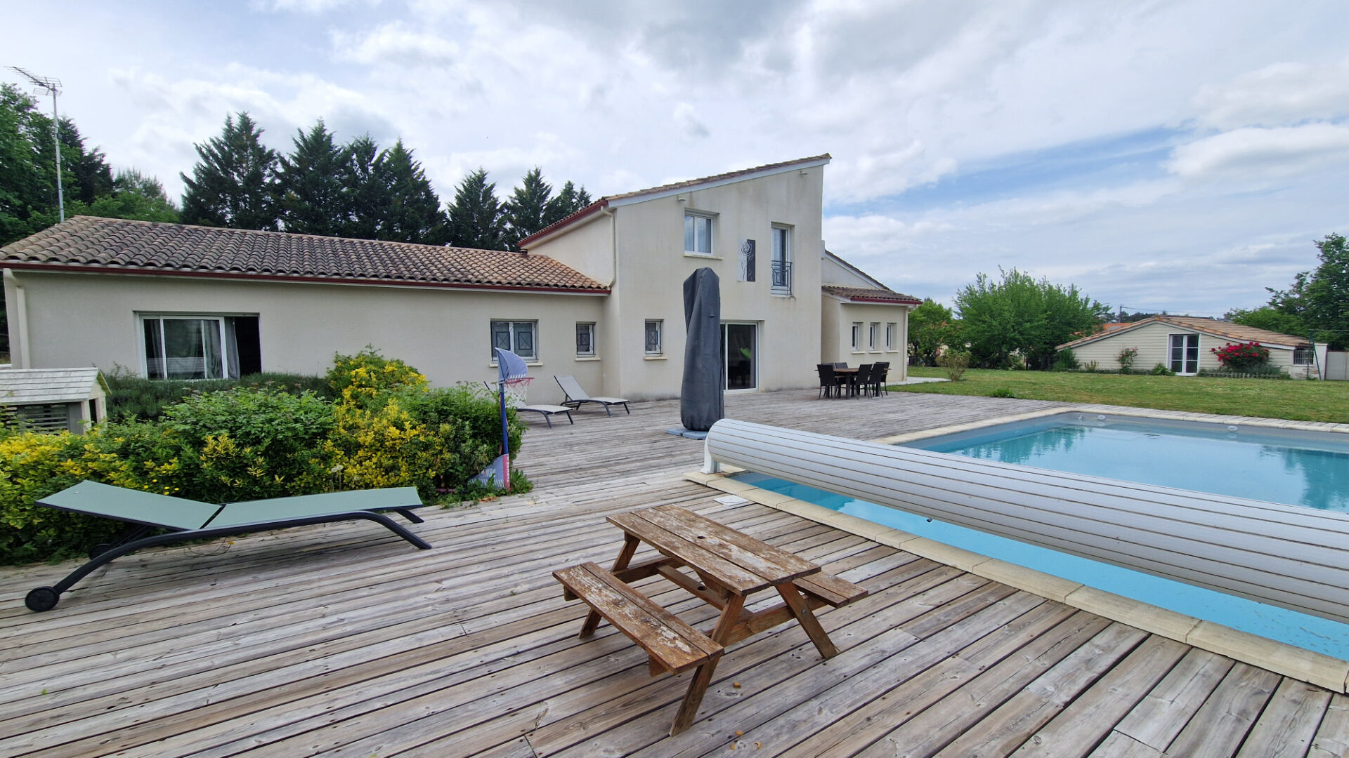 Maison 8 pièces 234 m² · à Bergerac · 234 m² · 440 000 €