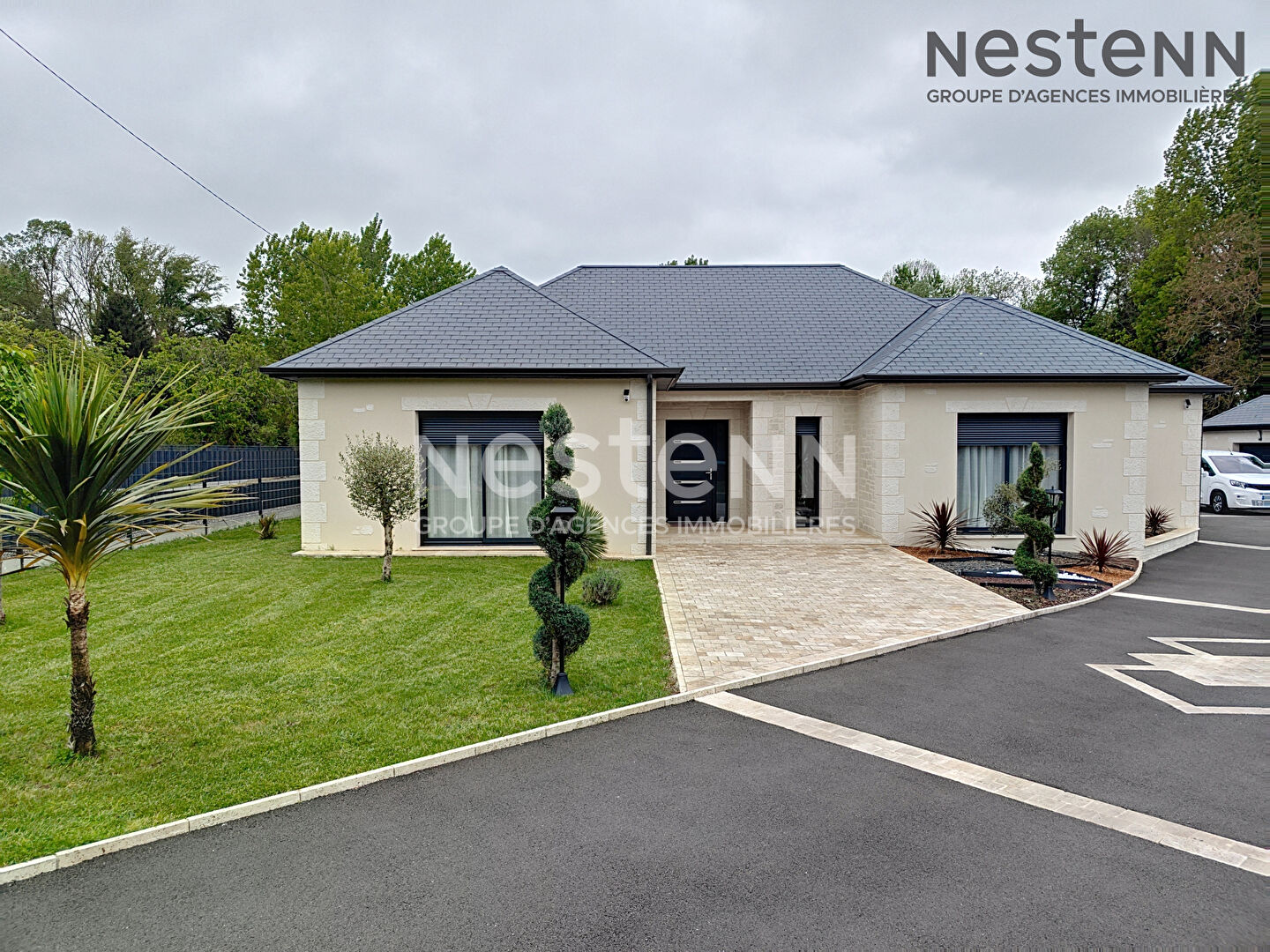 Pavillon de plain pied de 121 m² à vendre située à Le Controis En Sologne / proche toutes commodités / jardin
