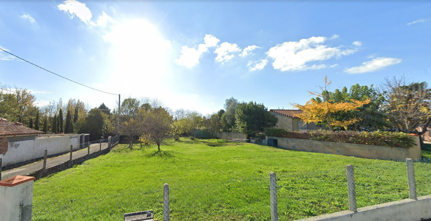 Terrain de plus de 800 m2 plat, cloture et arbore secteur Carbonne