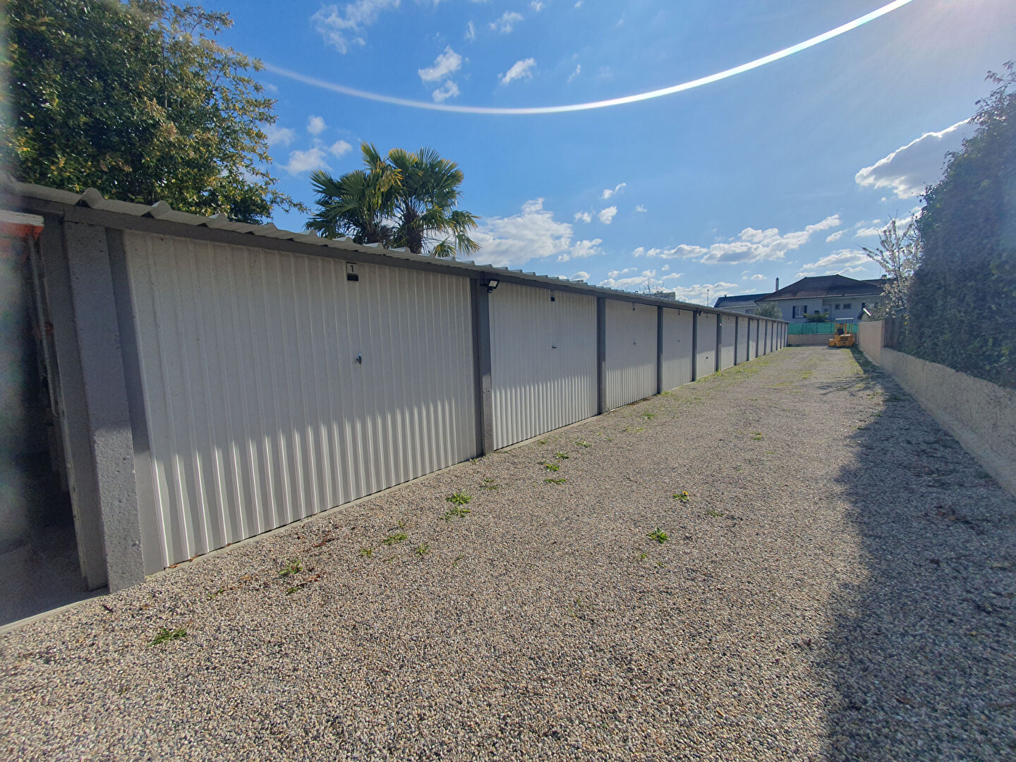 Parking 230 m² · à Pont-de-Chéruy · 230 m² · 310 000 €