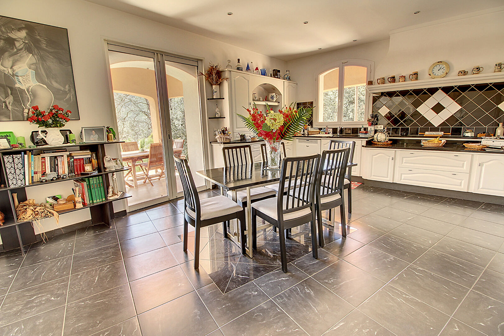 A VENDRE EXCLUSIVITE Maison  7 pièce(s) 325m² - DEPENDANCE - SOUS SOL - ATELIER - GARAGE - PISCINE