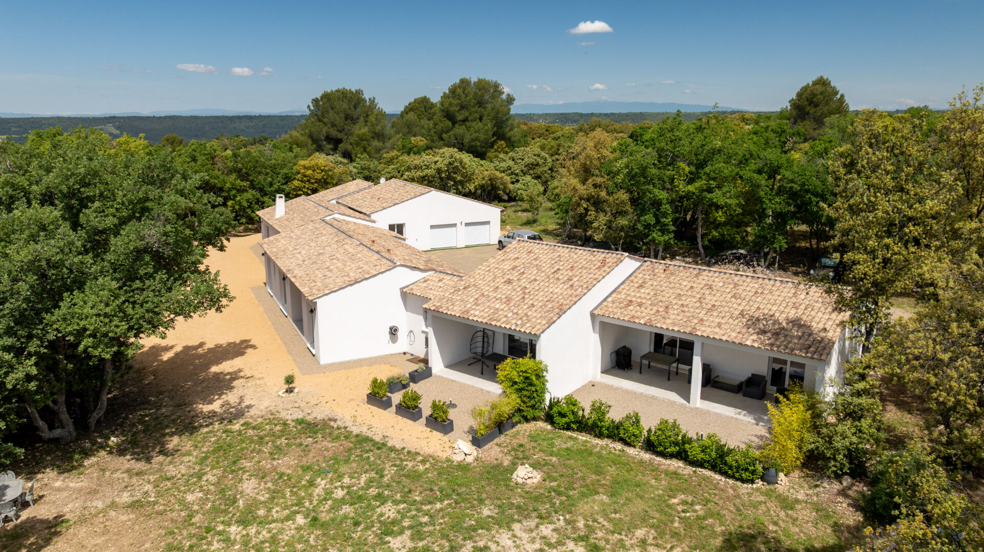 A VENDRE EN EXCLUSIVITE ! Propriété à BEAUDINARD SUR VERDON 296 m2 sur un terrain de 9700m2