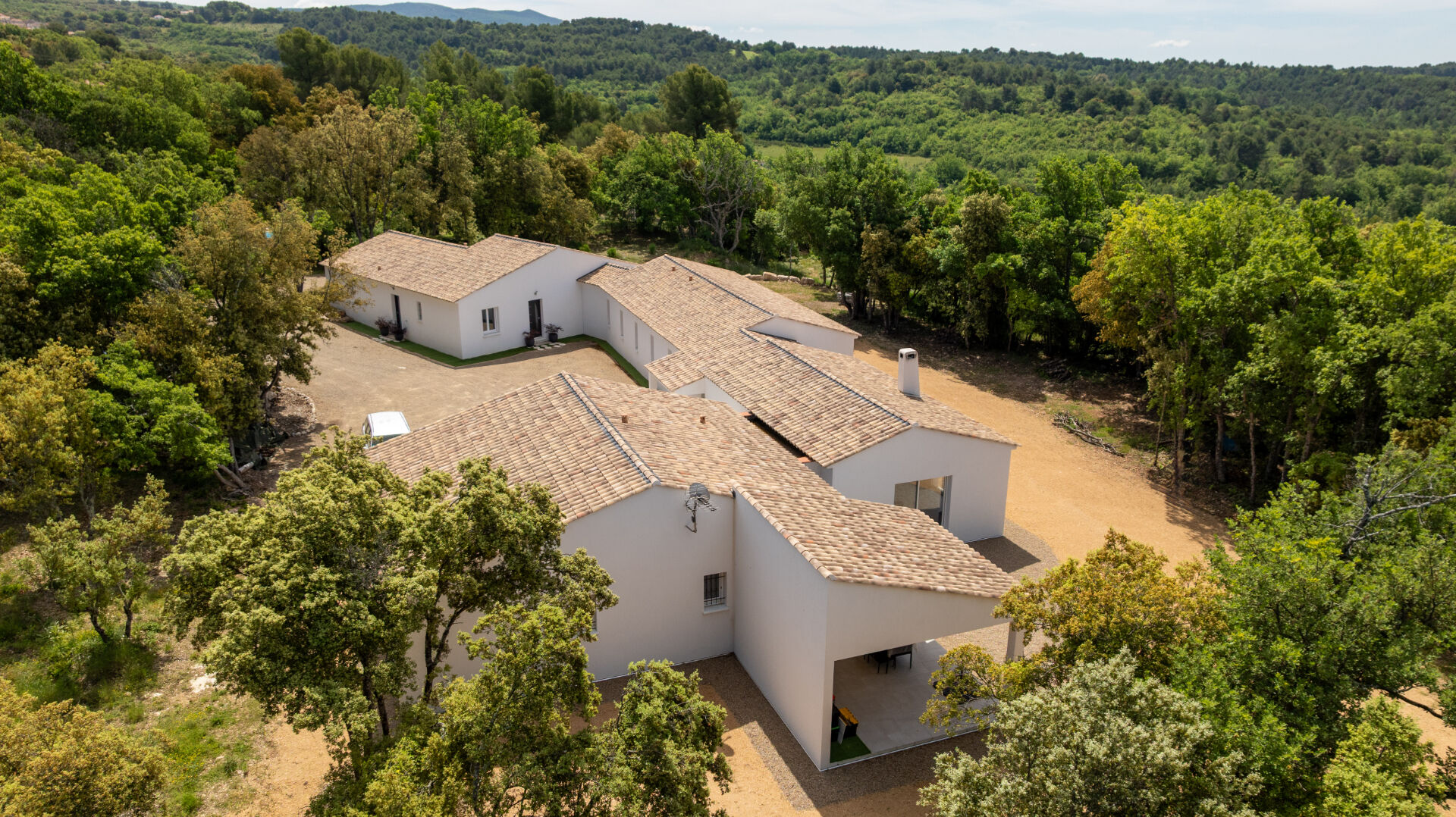 A VENDRE EN EXCLUSIVITE ! Propriété à BEAUDINARD SUR VERDON 296 m2 sur un terrain de 9700m2