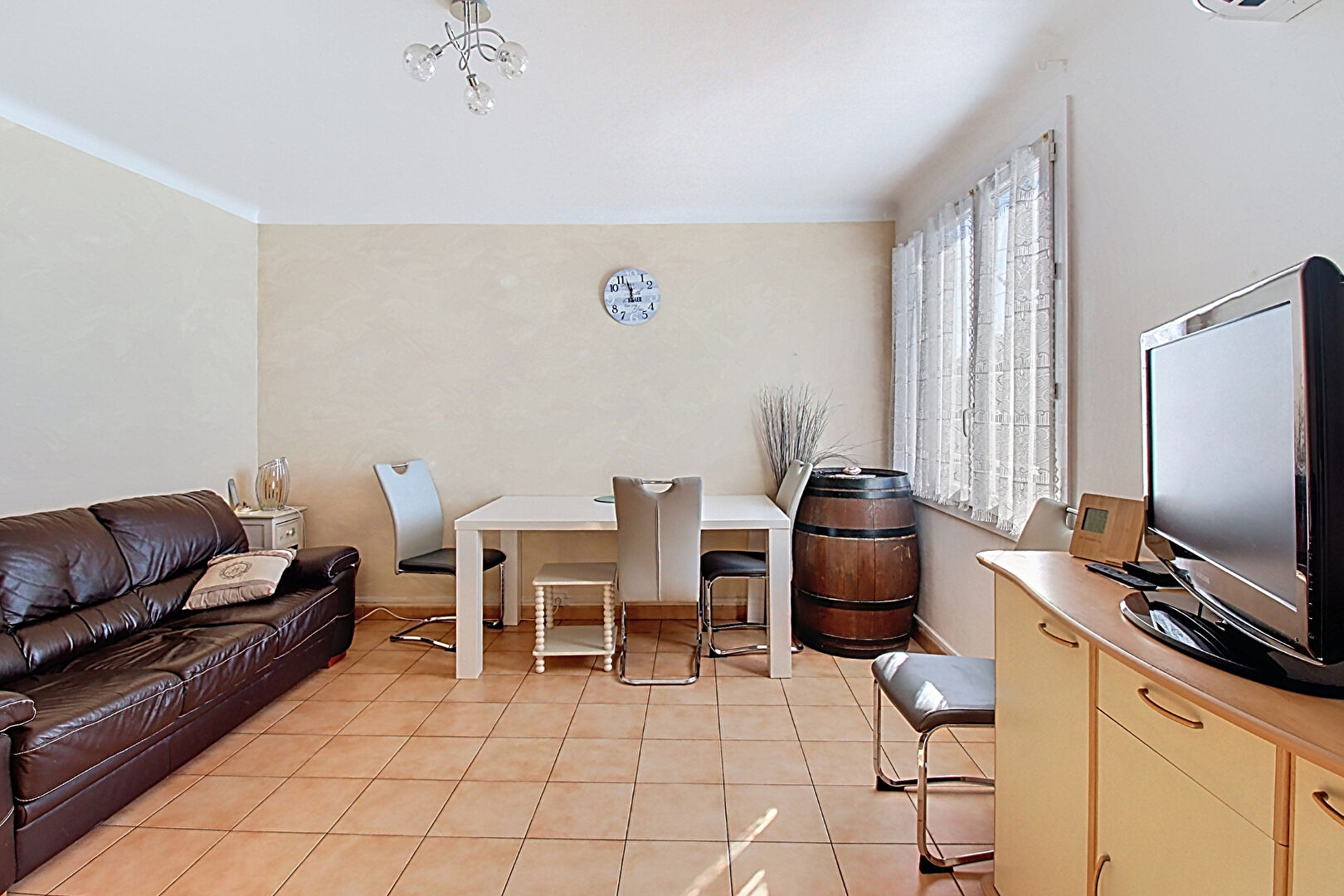 A VENDRE DRAGUIGNAN Appartement 3 chambres, BALCON, PLACE DE STATIONNEMENT