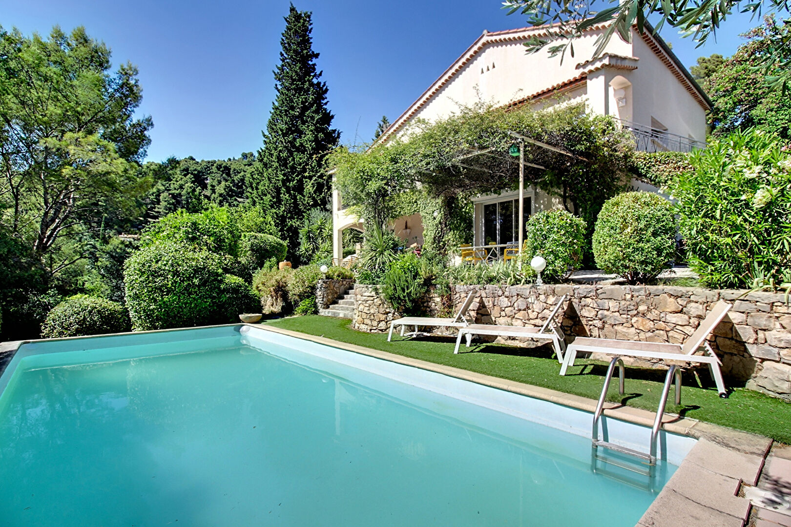 Maison 6 pièces 190 m² · à Draguignan · 190 m² · 484 000 €