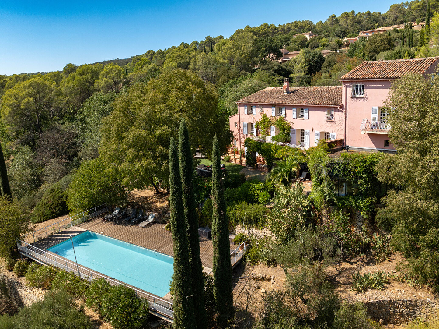Maison 11 pièces 360 m² · à Entrecasteaux · 360 m² · 925 000 €