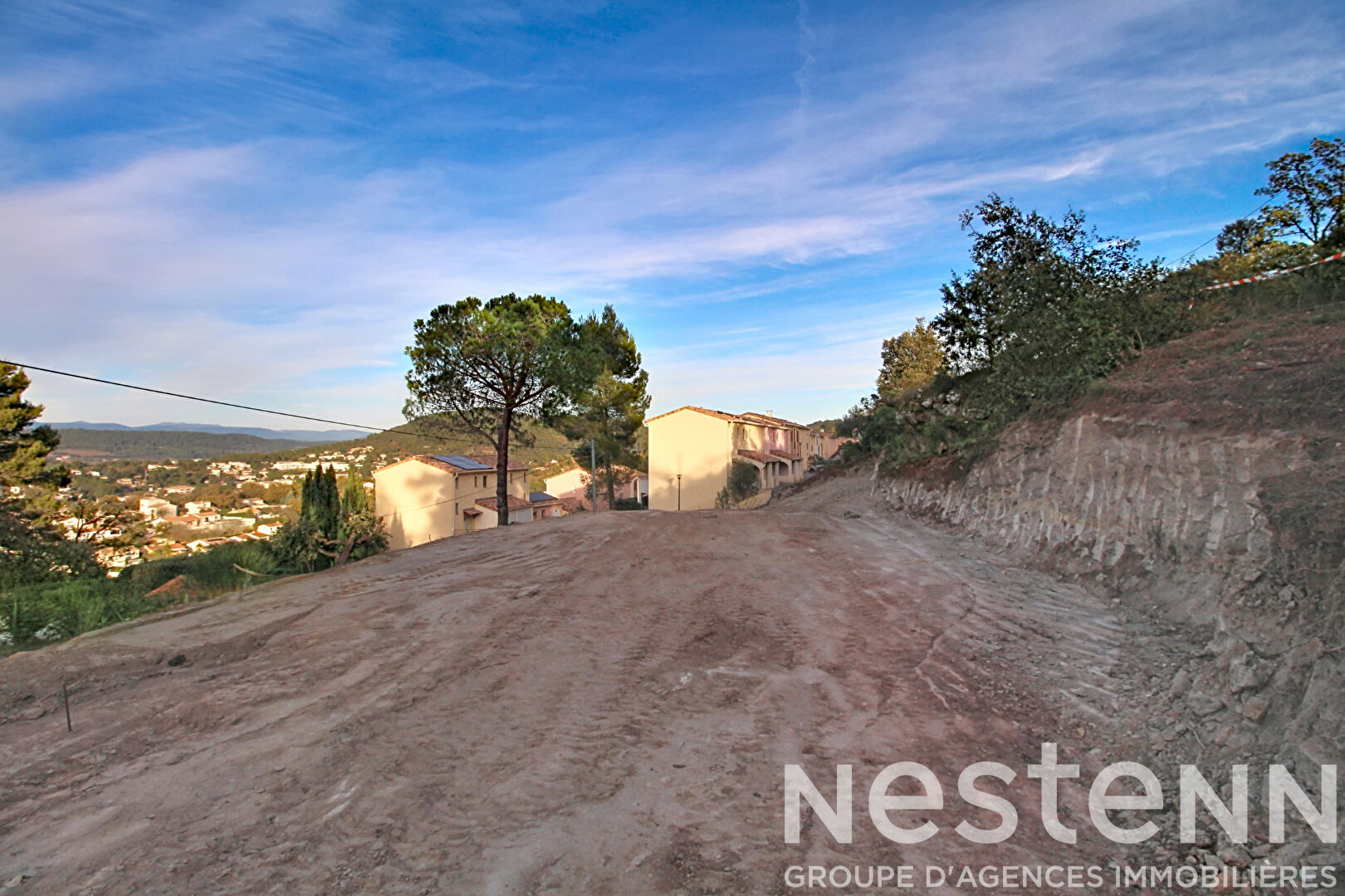 A VENDRE - Terrain Vidauban avec vue dégagée et permis de construire accordé