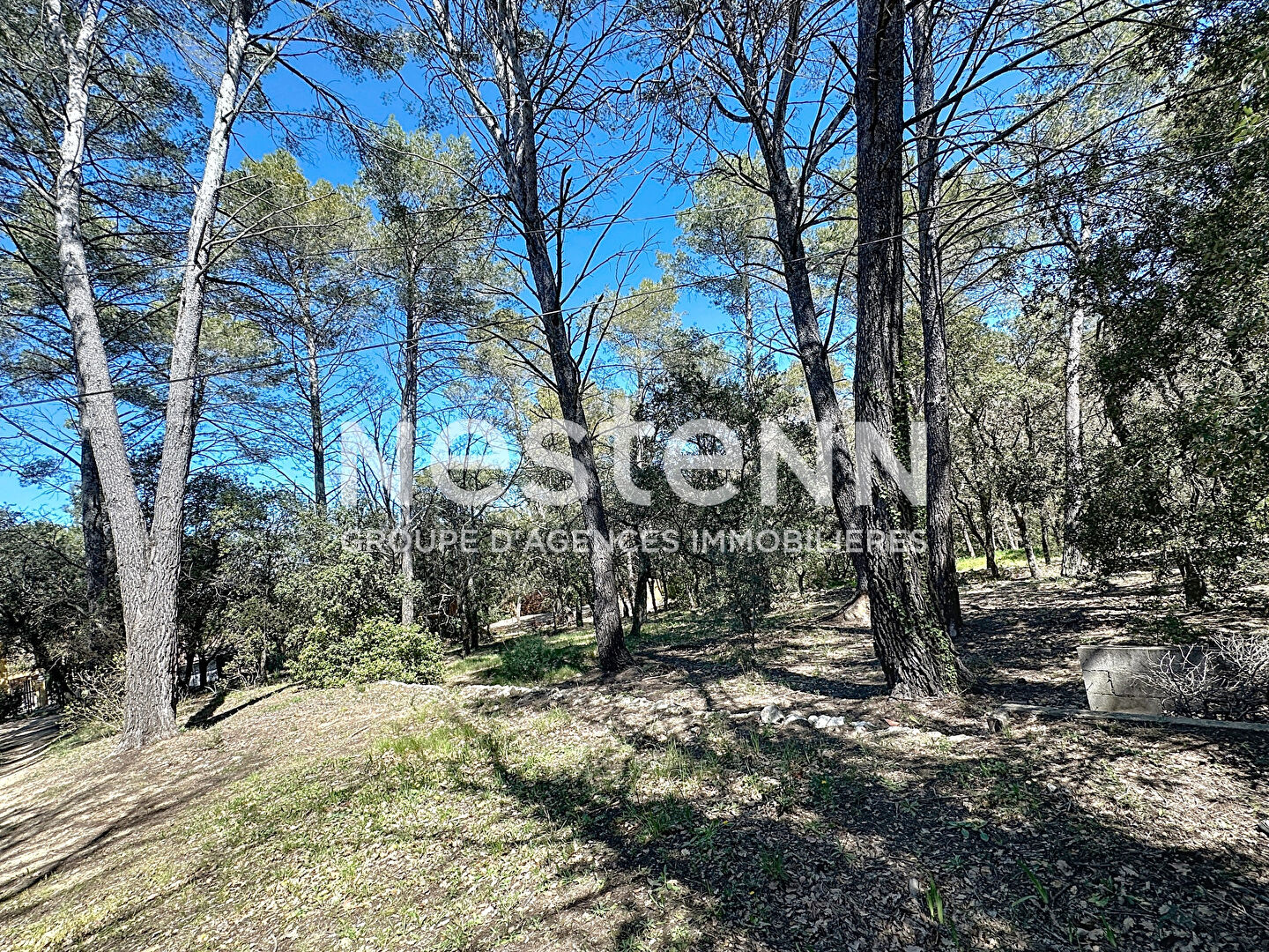 A VENDRE LORGUES : TERRAIN CONSTRUCTIBLE 2083m² - PROCHE VILLAGE