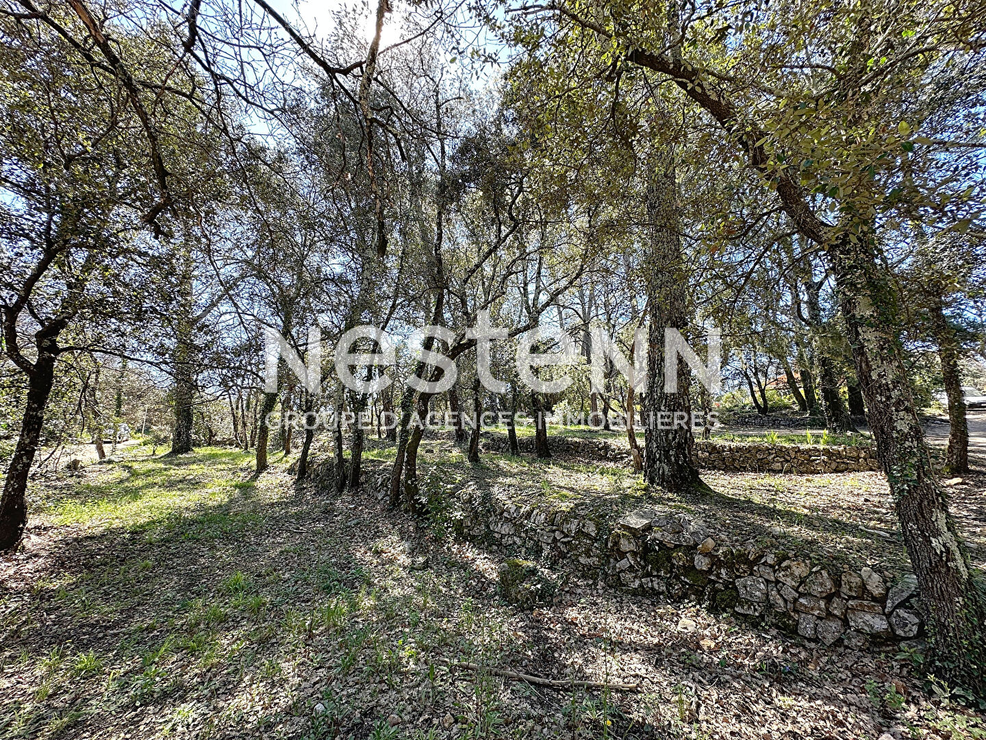 A VENDRE LORGUES : TERRAIN CONSTRUCTIBLE 2083m² - PROCHE VILLAGE