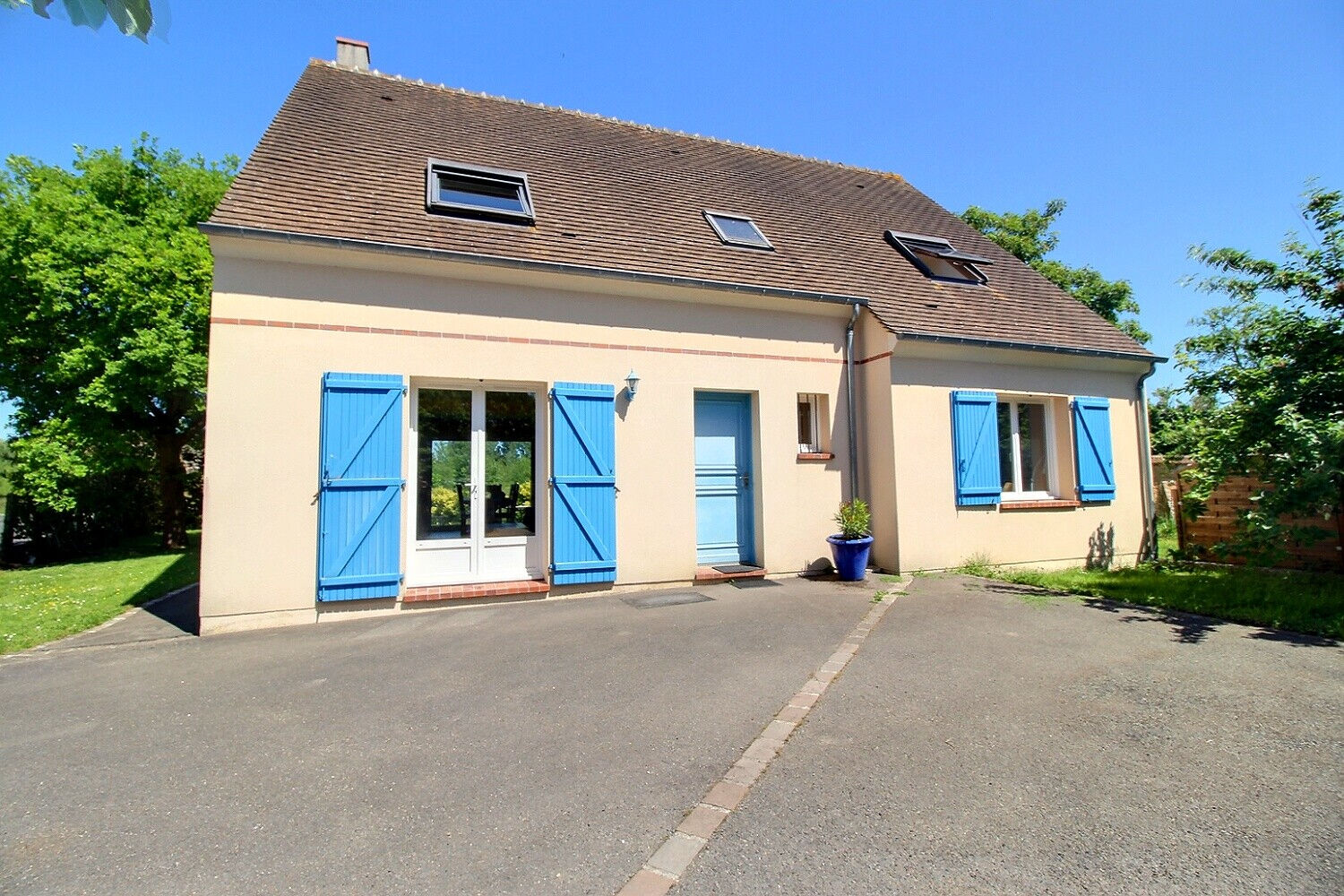 Maison 6 pièces 143 m² · à Maintenon · 143 m² · 337 800 €