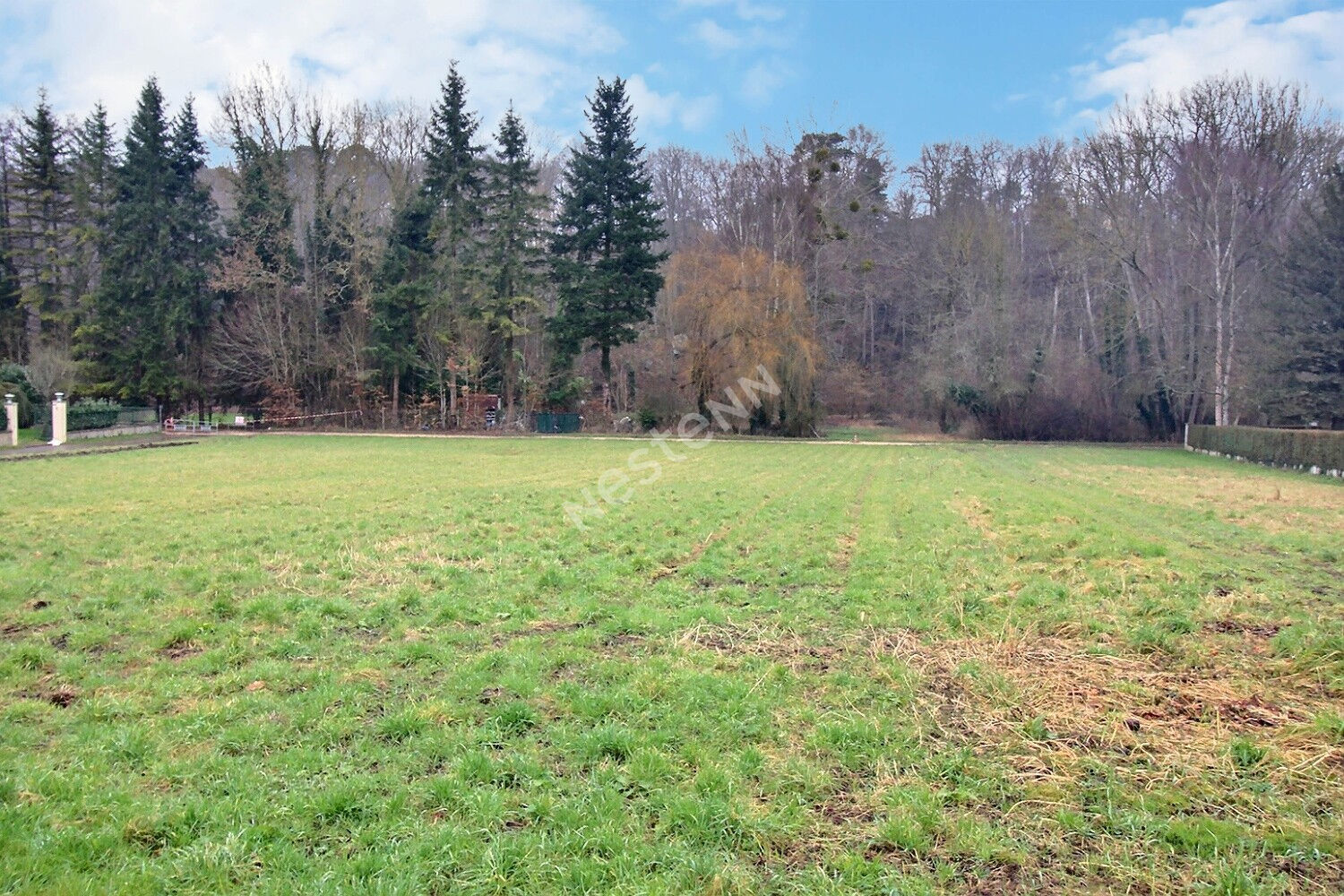 Terrain à bâtir à 5km d'EPERNON dans un village des YVELINES · 110 000 €