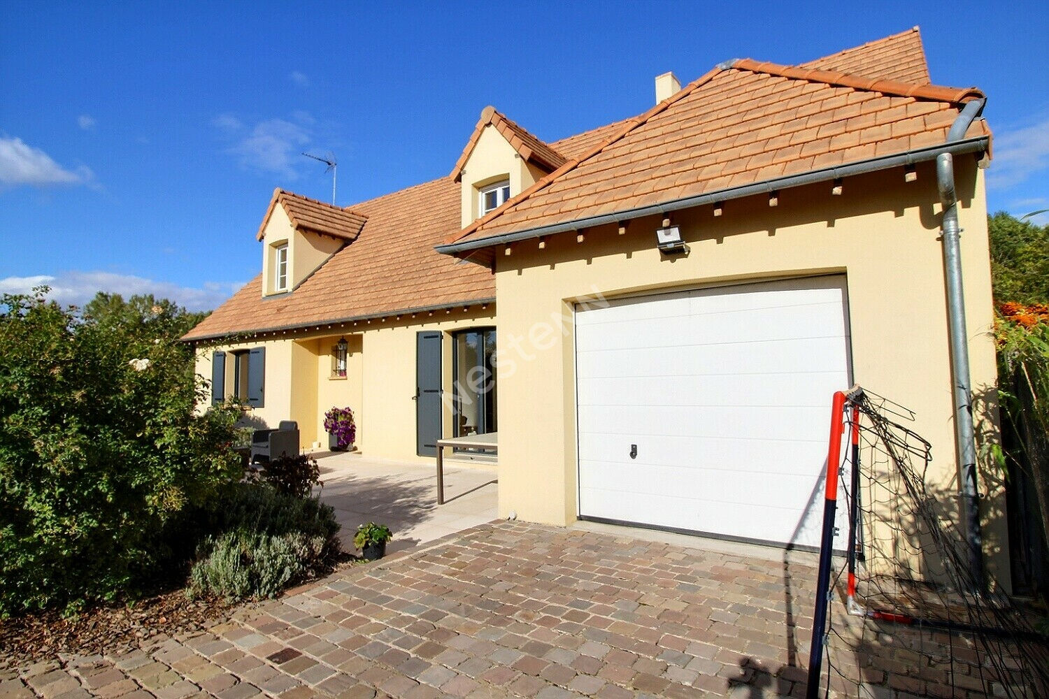 Maison 6 pièces 153 m² · à Maintenon · 153 m² · 379 000 €