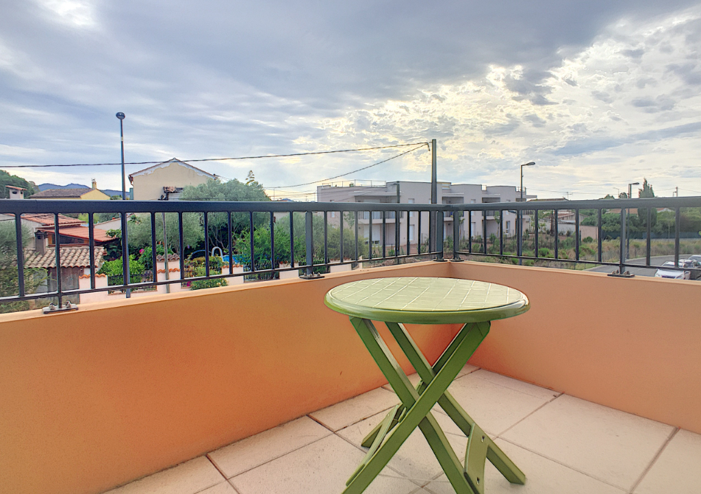 Fréjus Caïs T2 , 2 places de parking, piscine