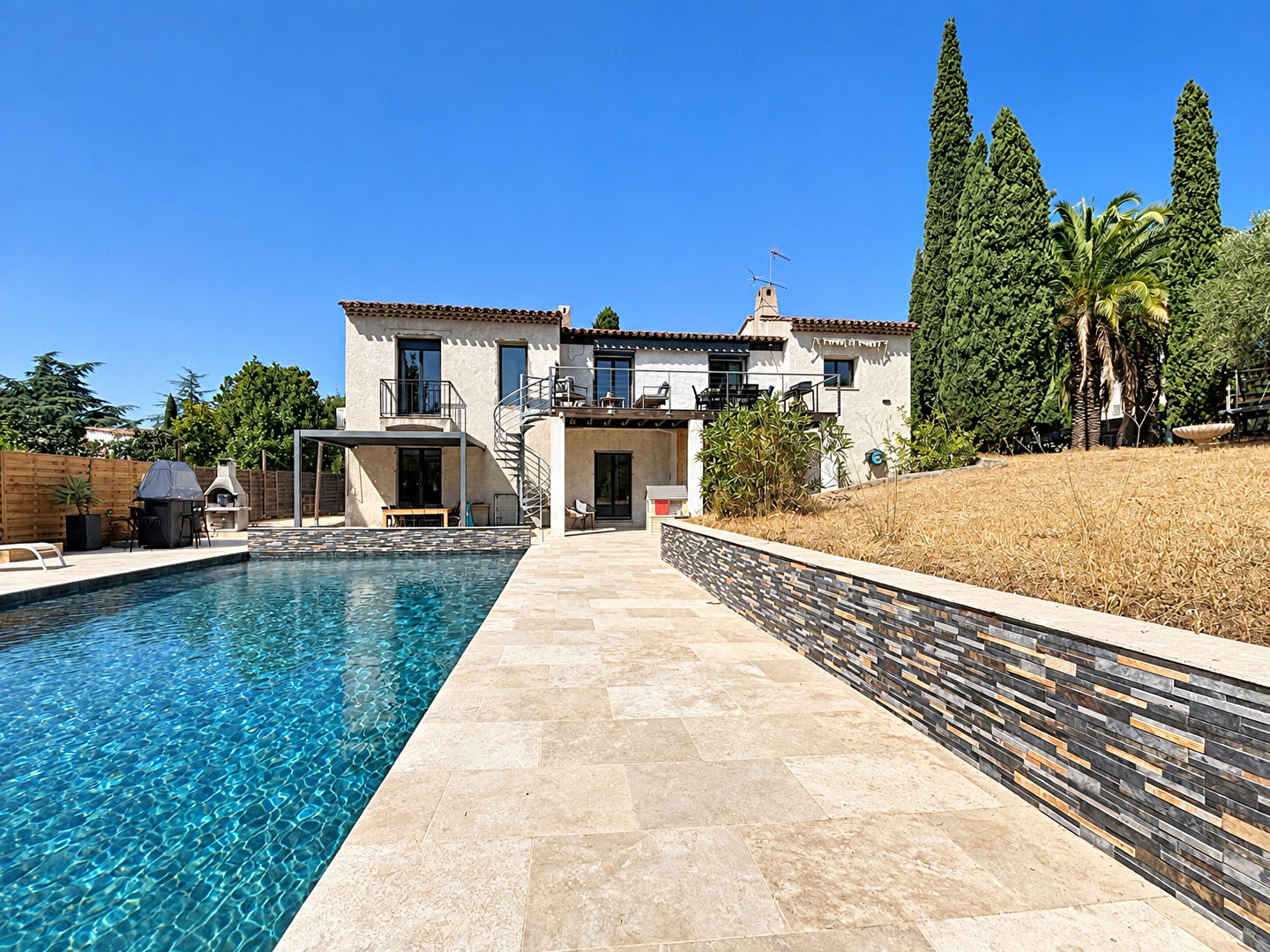 Maison 5 pièces 156 m² · à Frejus · 156 m² · 937 000 €
